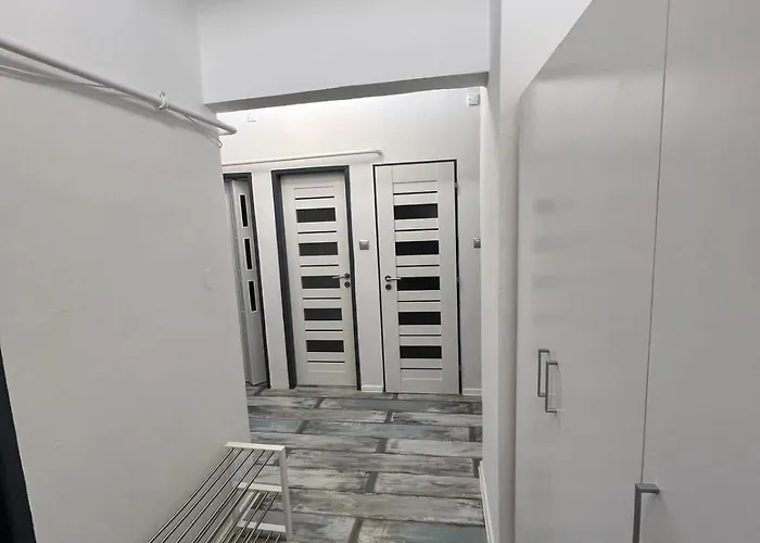 Apartman Self-check - White Two